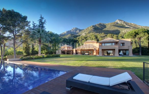 Stunning modern villa in Cascada de Camojan, Marbella Golden Mile