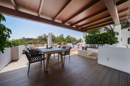 Sensational apartment with spectacular sea views