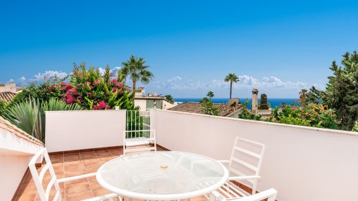 Encantadora propiedad con vistas al mar a menos de 500 metros de la playa en Costabella