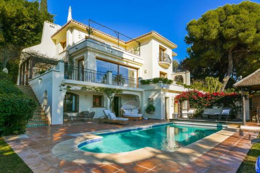 Mediterrane Villa mit freiem Meerblick am Río Real Golf, Marbella Ost