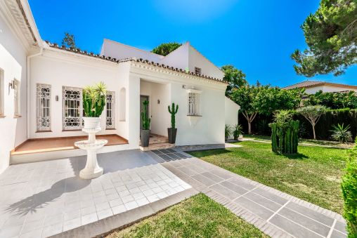 Mediterranean-style villa in golf valley close to all amenities