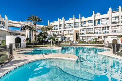 Triplex apartment with sunroof terrace next to the beach