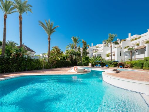 Apartamento junto a la playa en la Milla de Oro de Marbella