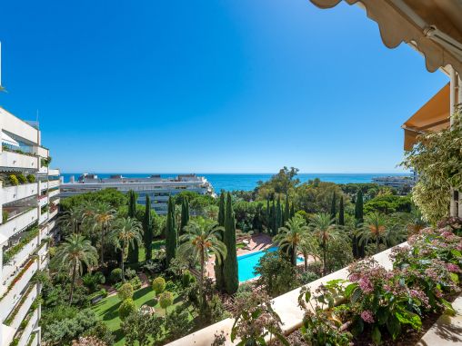 Exclusive apartment with amazing sea views in Don Gonzalo