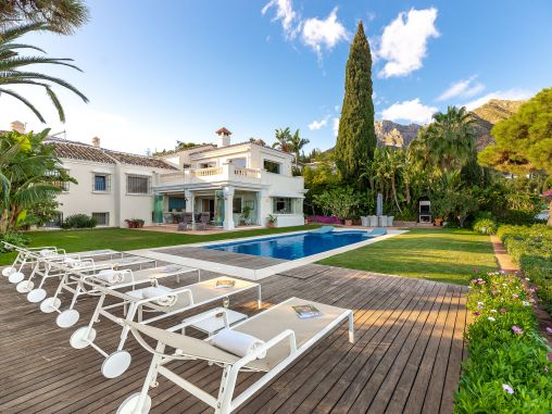 Villa with sea views in Cascada de Camoján