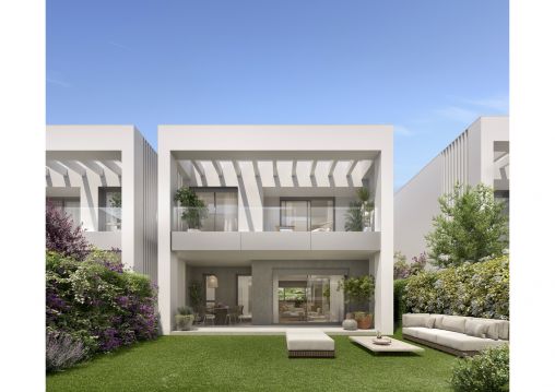 Adosado contemporáneo junto a la playa en Elviria
