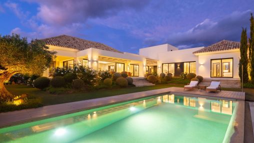 Charming villa with sea views in Nueva Andalucia, Marbella