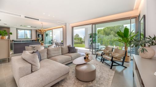 Brandneue luxuriöse Villa im Santa Clara Golf Resort