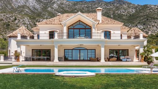 Villa mediterránea de ensueño con impresionantes vistas al mar en Sierra Blanca