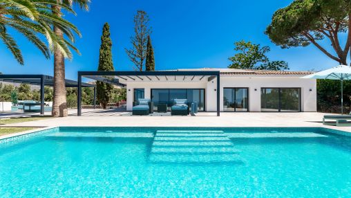 Luxury villa with panoramic sea views