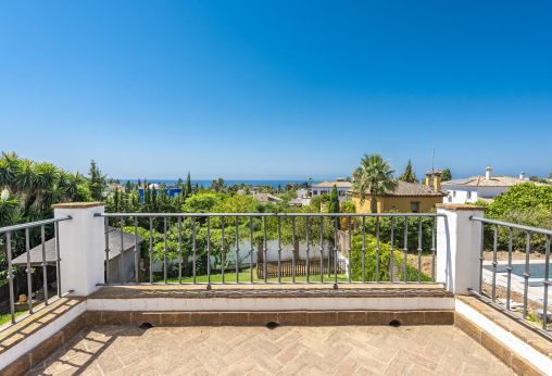 Villa à vendre dans Rio Real, Marbella Est