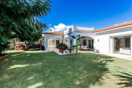 Villa pour un loyer à court terme dans Los Monteros, Marbella Est