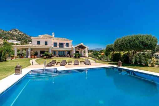 High quality front line golf villa in Marbella Club Golf