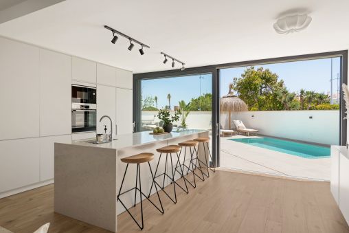 Fabulous Modern House, 400m From The Beach