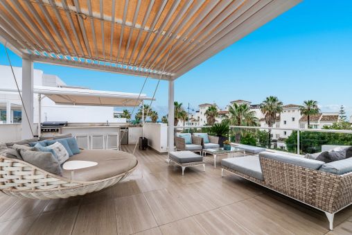Atemberaubendes 3-Schlafzimmer Duplex-Penthouse nur wenige Schritte vom Strand entfernt!