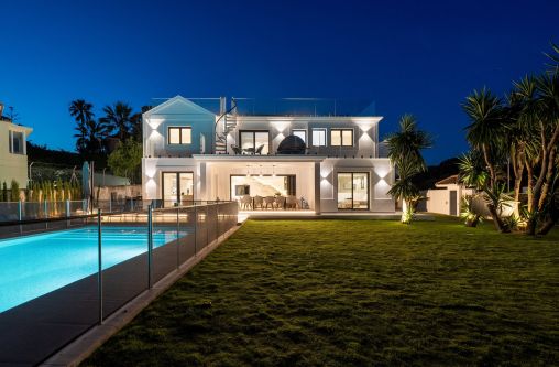 Beachfront villa in Marbella East :price 10.500€ per week