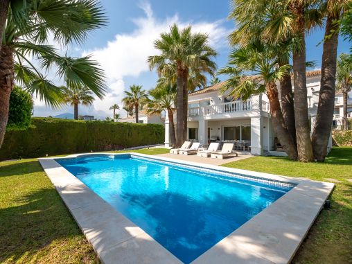 Villa pour un loyer à court terme dans Nueva Andalucia, Marbella