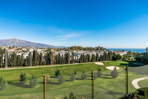 Golf Front Penthouse in Guadalmina Baja