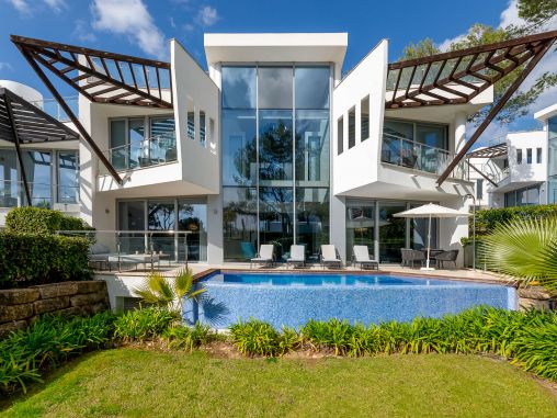 Semi-Detached Villa in the exclusive Meisho Hills complex in Sierra Blanca