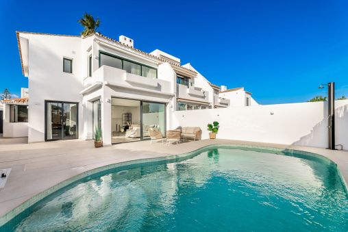 Stylish Beachside Corner Townhouse