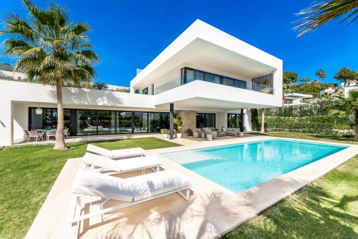 Outstanding villa in exclusive community in Marbella, Nueva Andalucia