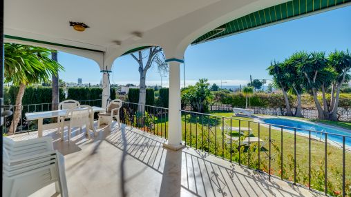 Mediterranean villa with sea views near Rio Real