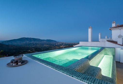 Exquisite moderne Häuser mit Panoramablick