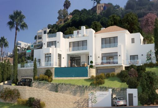 Villa moderne avec projet et permis de construire à El Rosario Marbella
