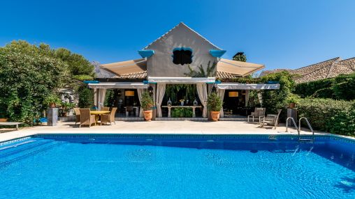 Magnífica propiedad de estilo andaluz en Las Lomas de Marbella Club