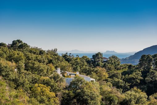 Stunning plot with panoramic sea and golf views in La Zagaleta