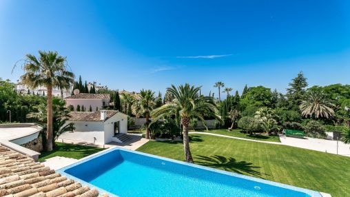 Luxurious contemporary living in the prestigious Marbella Hill Club