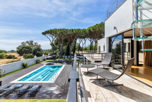 Front line beach villa in Cabopino, Marbella East