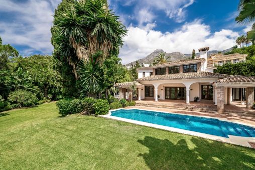 Unfurnished villa in Marbella Hill Club