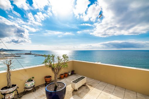 Front line beach penthouse in Marbella