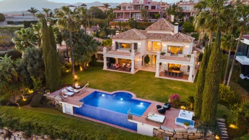 Front line golf villa with panoramic views