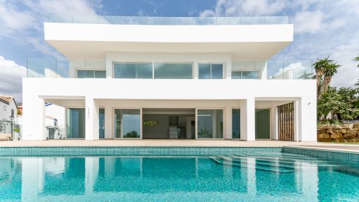 Brand new luxury villas with panoramic views