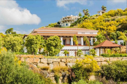 Villa in Südlage mit toller Aussicht, Monte Mayor