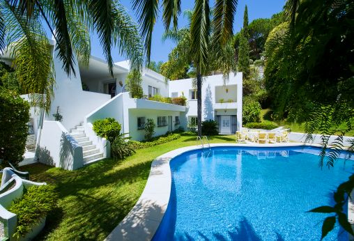 Marbella, Rio Real, Spacious villa for sale