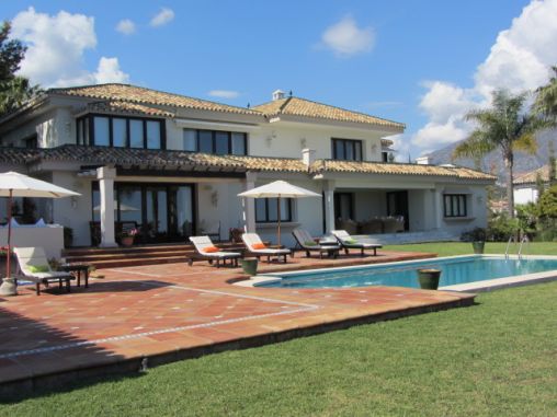 Maravillosa villa con vistas panorámicas en Nueva Andalucía