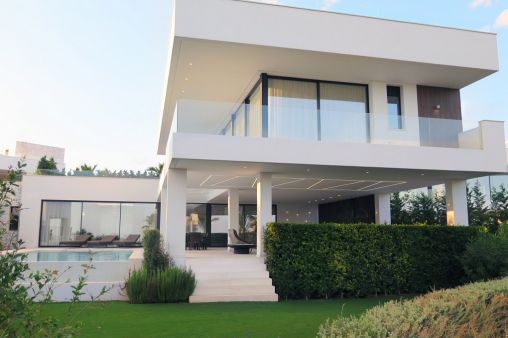 Modern Design Villa with Stunning Views