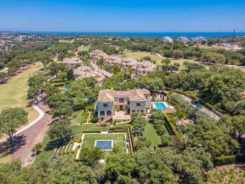 Located on two front-line golf plots within the San Roque Club Resort, this villa is a wonderful example of understated elegance.