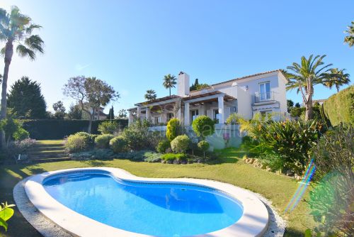 Very charming family home in the F zone with sea views