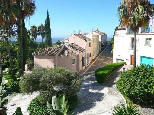 Luxurious Town House for rent in Marbella Hill Club