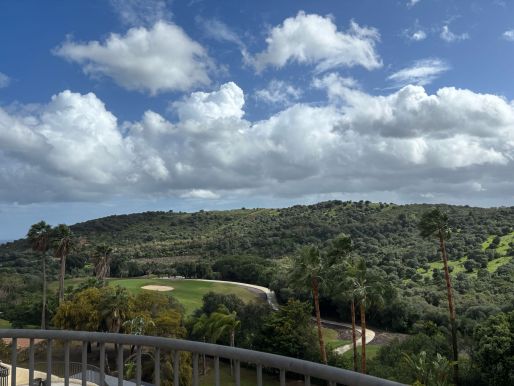 FANTASTICO APARTAMENTO CON GRAN TERRAZA Y VISTAS A SAN ROQUE GOLF