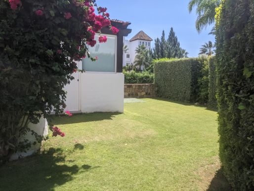 GROUND FLOOR APARTMENT IN EL POLO