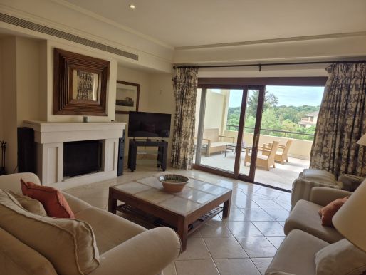 Apartment with a view to park in Valgrande