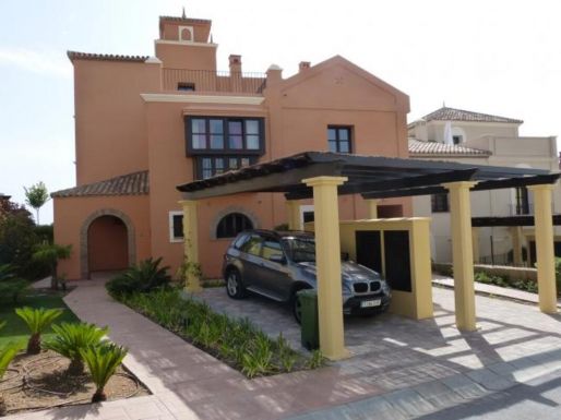 SALES TOWN HOUSE IN CORTIJO DE LA RESERVA