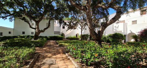 APARTMENT IN CASAS CORTIJOS WITH VIEWS OF GOLF COURSE VALDERRAMA