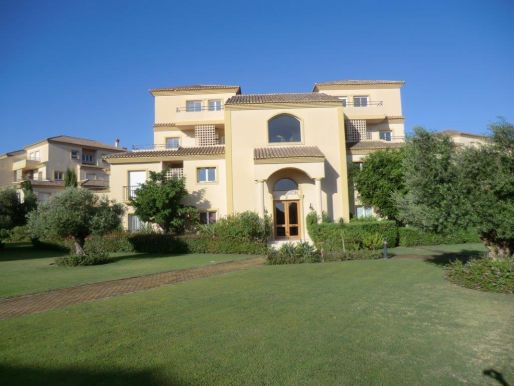 Apartment with beautiful views in San Roque Golf Resort