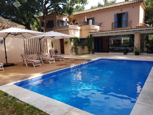 CHARMING VILLA WITH POOL AND GARDEN